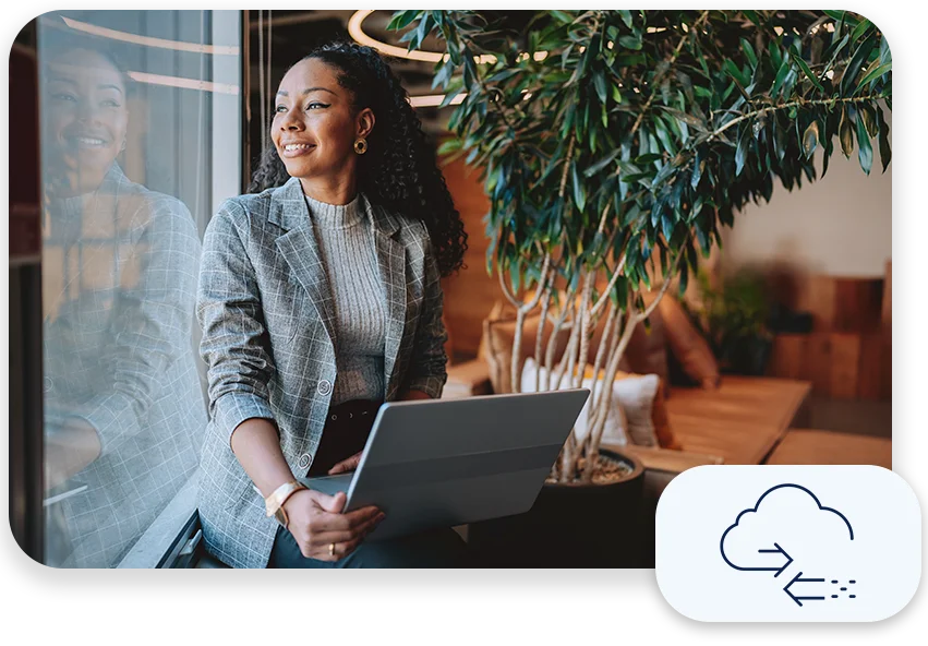 DA-Foto-mit-zwei-Mustern-drei-Module1 Ein Konferenzraum mit drei Geschäftsleuten, die zusammenarbeiten, und dem Text "Rude errors by 52%".